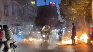 Iran’s revolution sees more cities where protesters confront security forces.