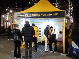 Scientology volunteers informing Norwegians of ways to helping each other in the community