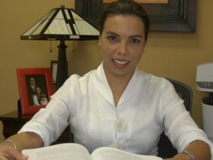 Macela C.Rodriguez - Su abogado de Inmigracion Hispana