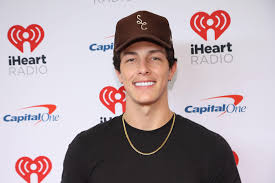 Tayler Holder Named Top Artist of the Year and Male Artist of the Year