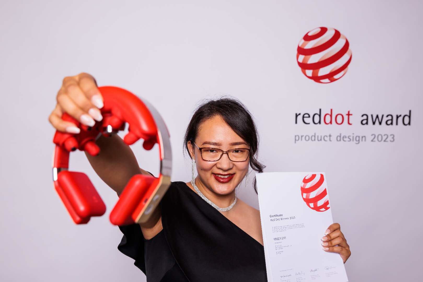 MOZA Shines at the 2023 Red Dot Awards, Unveiling a New Era of