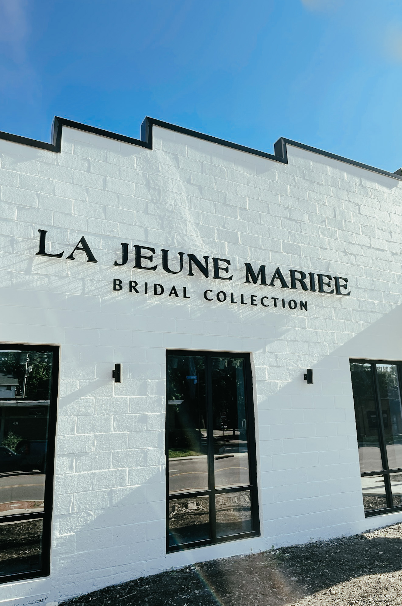 Wedding Dress Shopping as a Curvy Bride - La Jeune Mariee