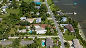 Exterior Aerial View of 1006 S. Riverside Drive