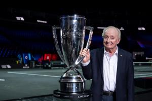 ROLEX TESTIMONEE ROD LAVER WITH THE TROPHY AT THE 2022 LAVER CUP IN LONDON
