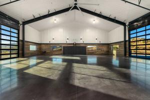 6502 Kiva Ridge Drive (Garage)