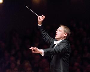 Matthias Manasi dirige il Concerto di Capodanno 2024
