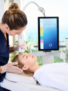 Consumer receiving Glacial Rx cooling technology experience