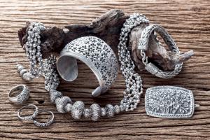 In an era where fast fashion and fleeting trends dominate the marketplace, the jewelry industry faces a growing divide between decorative pieces and those built to last Vintage Jewelry