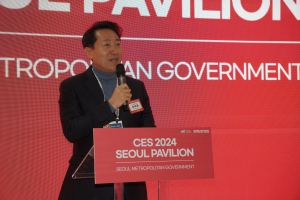 Mayor Oh Se-hoon gave an opening speech to start the first day of the Seoul Pavilion.