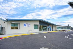 New Entry Building - Ravenswood Middle School