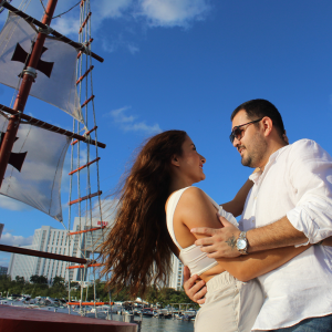 couple at romantic dinner columbus cruise