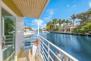 The modern and sleek design of the 40-foot houseboat by Modern Struktures