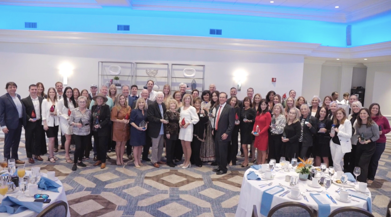 LANG REALTY CELEBRATES 1.3 BILLION IN ANNUAL SALES, HONORS TOP