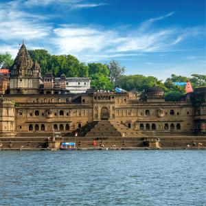 Maheshwar Fort