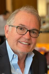 As New Living Expo (NLE) gets ready to open Friday, John Gray sat down with New Living Expo producer Ken Kaufman to reflect on John Gray’s long experience as s speaker and the influence of his ground-breaking 1992 book, Men Are From Mars, Women Are From Venus