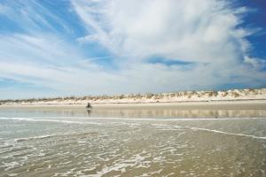 Longer days, warmer breezes, and the close of the school year signal one thing: summer is on the horizon Bike ride on the beach