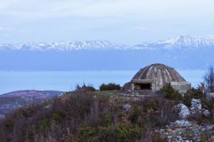 Bunker hérité de l’époque communiste en Albanie