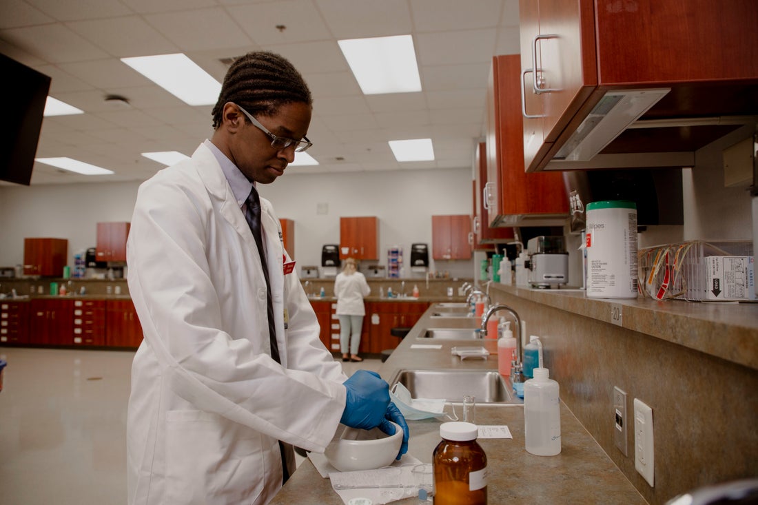 Training Future Pharmacists with a Pioneer Pathway Hybrid Program ...