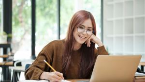 Student Learning with Laptop