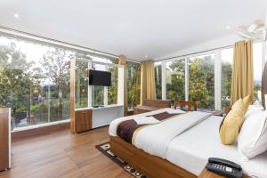 Seven Corbett Luxury Room