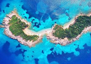 Olivine Mineral Utilized on Albanian Coastline to Transform Environmental Sustainability