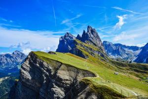 Embark on the Ultimate Summer Road Trip with Top Destinations in your Pick-up or SUV - Dolomites