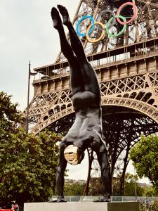 Feuerman's Diver In Front Of The Eiffel Tower