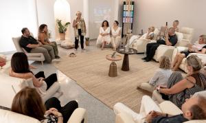 Η εταιρεία Ethéra Wellness ανακοινώνει το πρόσφατο άνοιγμα των τριών ενεργειακών, κβαντικών, θεραπευτικών κέντρων EESystem στην Ελλάδα σε Αθήνα, Θεσσαλονίκη και Κρήτη, και προσφέρει μια ανεπανάληπτη εμπειρία όπου η αρχαία σοφία συναντά την καινοτόμο τεχνολογία group Thessaloniki