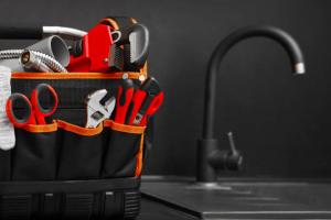 plumbing service tools and tap picture