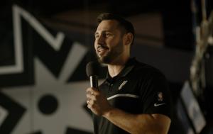 Robby Brown speaking with Spurs
