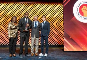 The Handy Foundation, a pioneering force in workforce development for the media industry, proudly accepted the ChangeMaker Award and a $30,000 grant at the annual Walter Kaitz Foundation Dinner, held during Diversity Week at the New York Marriott Marquis.