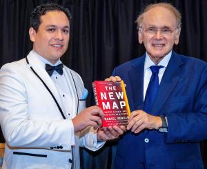 Fernando C. Hernandez with Daniel Yergin_