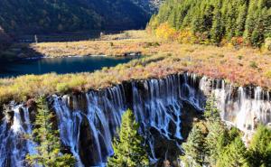 Autumn Scenery in Jiuzhaigou Scenic Area