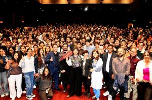 Filmmakers Aamir Khan & Kiran Rao in a group picture of the packed house at WISE x USC Screening