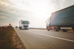 High temperatures and prolonged periods of humidity across the Gulf South create additional maintenance considerations for heavy-duty commercial trucks operating throughout Louisiana and surrounding states Truck Driver