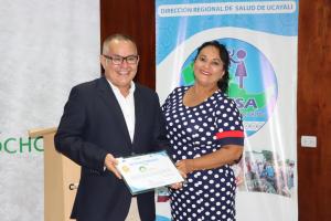 Jaime Vega Receiving Recognition Diresa Ucayali