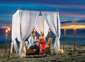 Dining by the beach