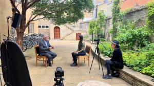 Nos bastidores de uma entrevista com David Barrett e Indrani Pal-Chaudhuri para o documentário sobre a Amazon na Universidade de Oxford - EBC