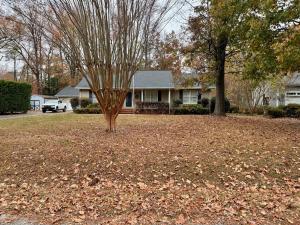 3 BR/2 BA lake front home on a 0.51± acre lot in the Old Creek neighborhood with 115± of lake frontage with a private dock and a detached garage/shop in Tappahannock, VA 