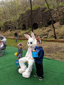 Pictures with Mr. Bunny 2024a