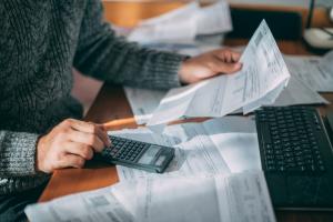 Australians Are Overpaying Up to $483 a Year on Energy Bills, Data Reveals
