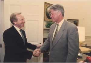 Sen. Lieberman meets with Pres. Bill Clinton in 1995. Official White House photo.