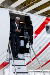 Lucien Ndabagera with the Global 6500 - Lund Group - Luxaviation