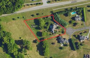 Well built & well maintained 4BR/3.5BA home w/finished basement on large 1.53+/- acre cul-de-sac lot in the Spruce Hill Estates neighborhood of Charles Town, WV. This home measures 5,112+/- sf., and features a large eat-in kitchen (all stainless steel appliances convey)
