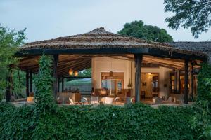 Kyambura Lodge Volcanoes Safaris