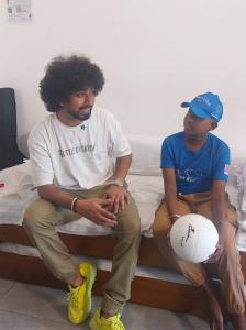 Wish child Rasindu meets singer Amisha Minol