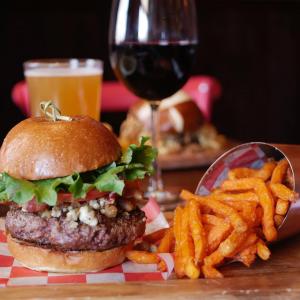 Union Burger Cheeseburger (photo credit: Union Burger Bar)