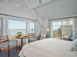 Weekapaug Inn Fenway Suite