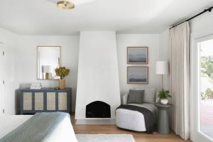 Expertise in Home Renovation and Interior Design