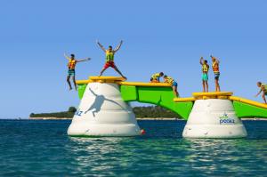 Legendary floating obstacle course with Wibit Peakz